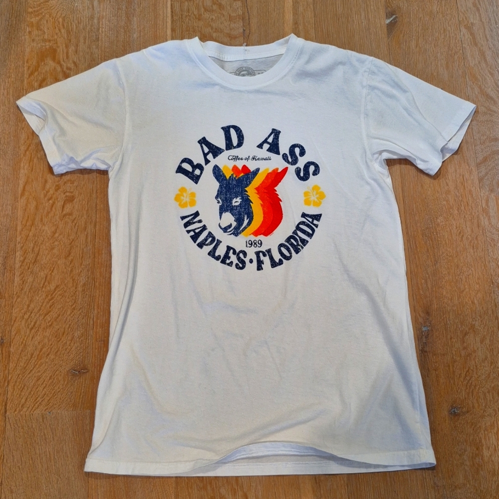 White tee shirt